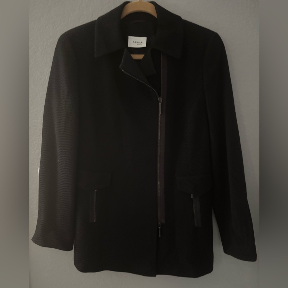 AKRIS PUNTO Black Asymmetrical Blazer w/ Zip DETAIL Pockets & 1/2 Belt SZ 8